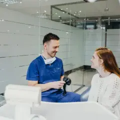 Dentysta odmówił pomocy przy bólu zęba? Co robić i gdzie szukać ratunku
